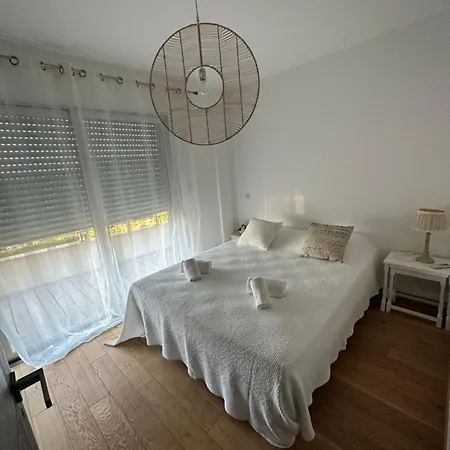 Апартаменти Port De Vecchio 100 M2 *